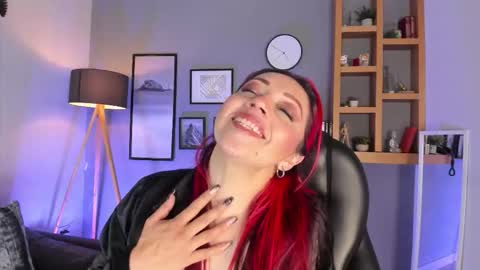 Snapshot of helenaduque_ chatting on 24, 10, 2025 Helena online show from 24, 10, 2025