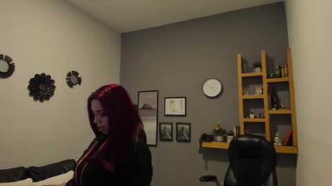 Snapshot of helenaduque_ chatting on 6, 11, 2025 Helena online show from 6, 11, 2025