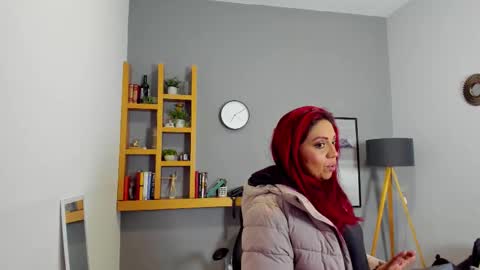 Snapshot of helenaduque_ chatting on 15, 12, 2025 Helena online show from 15, 12, 2025