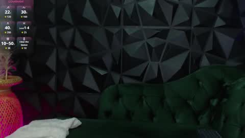 Helena Saenz online show from 8, 11, 2025