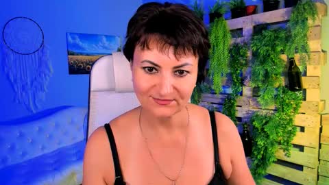 Snapshot of helenbeler chatting on 9, 10, 2025 helenbeler online show from 9, 10, 2025