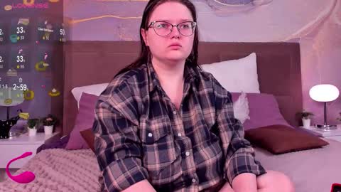 helendanvers online show from 13, 11, 2025