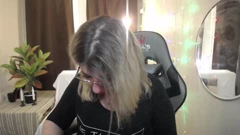 helenenigma online show from 25, 1, 2025