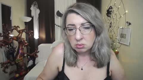 helenenigma online show from 11, 10, 2025