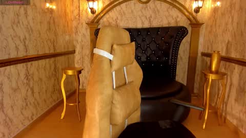 Helen or Hells online show from 10, 11, 2025