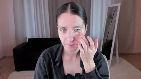 Helen online show from 24, 9, 2025