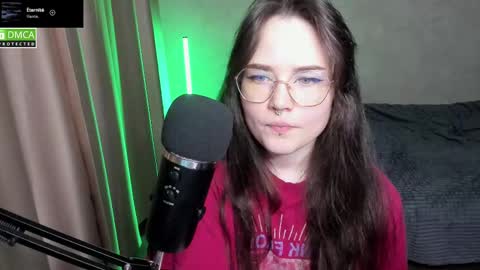 Red online show from 6, 3, 2025