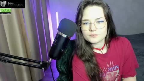 Red online show from 12, 3, 2025