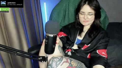 Snapshot of hell_hotline chatting on 16, 5, 2026 Red online show from 16, 5, 2026