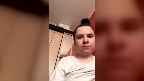 HellaReousx online show from 3, 3, 2026