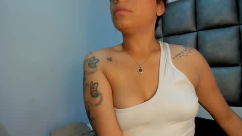 hellen__smith_ online show from 12, 9, 2025