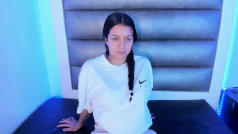 hellen__smith_ online show from 11, 3, 2026