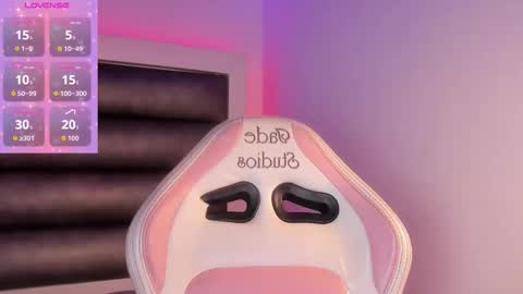 hellen__smith_ online show from 27, 3, 2026