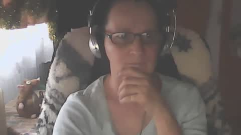 Snapshot of hellenmarie chatting on 27, 12, 2024 hellenmarie online show from 27, 12, 2024