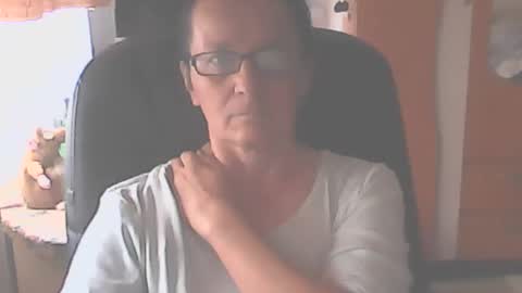 Snapshot of hellenmarie chatting on 26, 9, 2025 hellenmarie online show from 26, 9, 2025