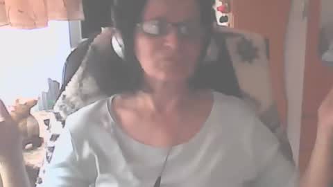 Snapshot of hellenmarie chatting on 16, 11, 2025 hellenmarie online show from 16, 11, 2025