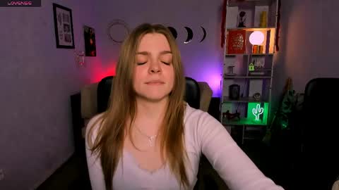 Snapshot of helli_belli chatting on 24, 4, 2026 Helli online show from 24, 4, 2026