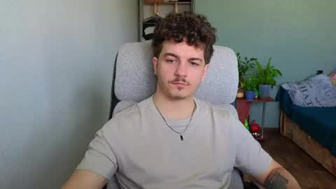 Snapshot of hellish_sugar chatting on 29, 4, 2026 Remy online show from 29, 4, 2026