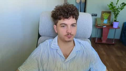 Snapshot of hellish_sugar chatting on 28, 5, 2026 Remy online show from 28, 5, 2026