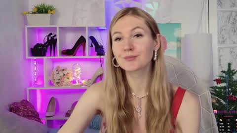 Alisia  Monday to Friday from 10 am to 4 pm GMT 2 online show from 3, 1, 2025