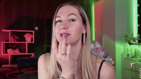 Alisia  Monday to Friday from 10 am to 4 pm GMT 2 online show from 27, 10, 2025