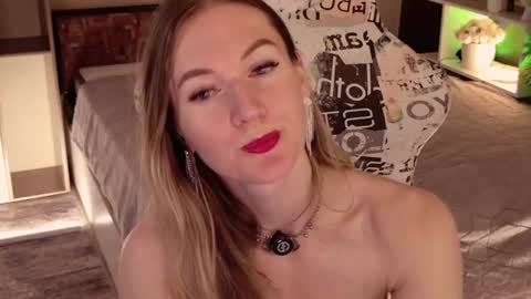 Snapshot of hello_lisha chatting on 3, 7, 2026 Alisia Monday to Friday from 10 am to 4 pm GMT 2 online show from 3, 7, 2026