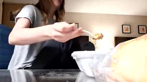 hellokitten123 online show from 13, 4, 2026