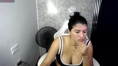 Snapshot of helloo_kityy25 chatting on 7, 1, 2026 helloo_kityy25 online show from 7, 1, 2026