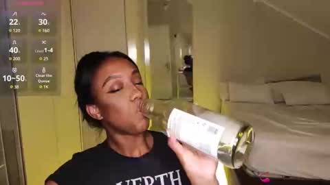 Snapshot of hellsd97 chatting on 19, 2, 2025 hellsd97 online show from 19, 2, 2025