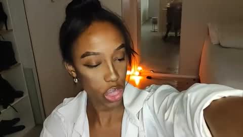 Snapshot of hellsd97 chatting on 12, 3, 2025 hellsd97 online show from 12, 3, 2025