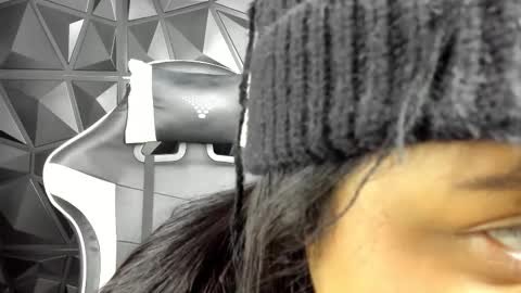 heluehorny13 online show from 23, 2, 2025