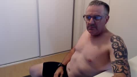 Snapshot of hempie1973 chatting on 12, 11, 2025 hempie1973 online show from 12, 11, 2025