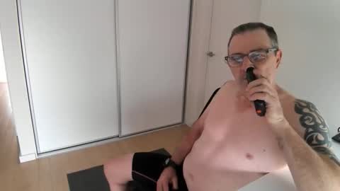 Snapshot of hempie1973 chatting on 28, 11, 2025 hempie1973 online show from 28, 11, 2025