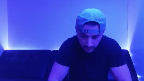 Snapshot of hennidrip chatting on 12, 1, 2026 HENNIDRIP online show from 12, 1, 2026