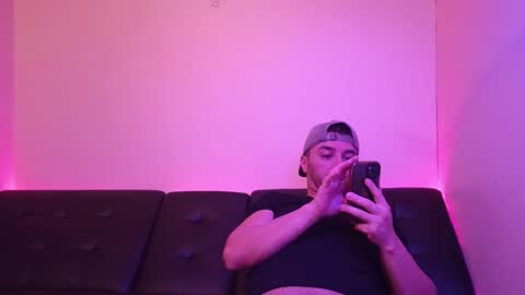 Snapshot of hennidrip chatting on 13, 1, 2026 HENNIDRIP online show from 13, 1, 2026