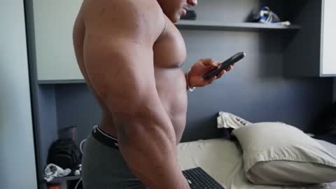 Henri online show from 25, 11, 2025