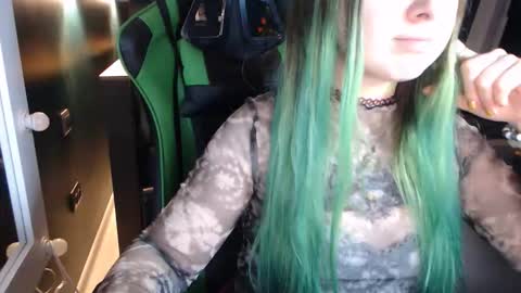 Snapshot of hentaishiing chatting on 11, 11, 2025 Hentaishiing online show from 11, 11, 2025