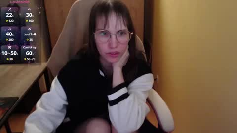 Snapshot of heraluna_ chatting on 1, 1, 2025 HeraLuna online show from 1, 1, 2025