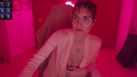 Snapshot of heraluna_ chatting on 12, 1, 2025 HeraLuna online show from 12, 1, 2025