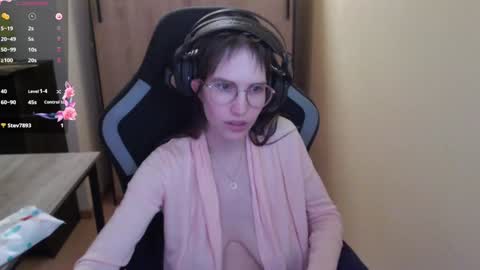 Snapshot of heraluna_ chatting on 20, 1, 2025 HeraLuna online show from 20, 1, 2025