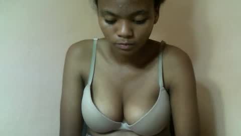 Snapshot of herisse01 chatting on 13, 5, 2026 herisse01 online show from 13, 5, 2026