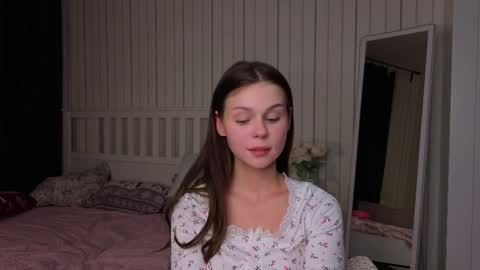 Nicole online show from 2, 4, 2026