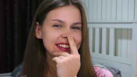 Nicole online show from 17, 4, 2026