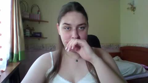 hess_luna_ online show from 25, 5, 2026