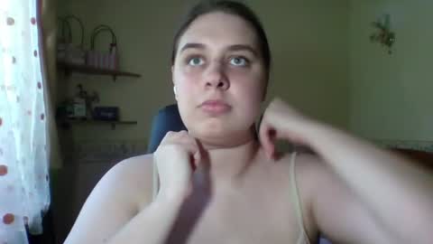 Snapshot of hess_luna_ chatting on 1, 7, 2026 hess_luna_ online show from 1, 7, 2026