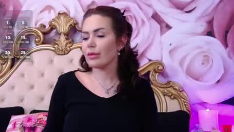 Snapshot of hessahessy chatting on 12, 11, 2025 Hessy online show from 12, 11, 2025