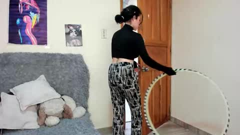 Snapshot of hesttia_ chatting on 10, 10, 2025 hesttia_ online show from 10, 10, 2025