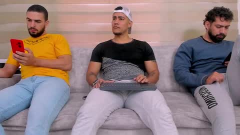 Snapshot of heteros_men chatting on 6, 3, 2025 heteros men online show from 6, 3, 2025