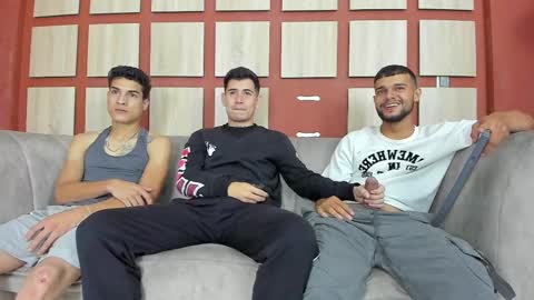 Snapshot of heteros_men chatting on 11, 3, 2025 heteros men online show from 11, 3, 2025