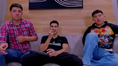 heteros men online show from 17, 12, 2025